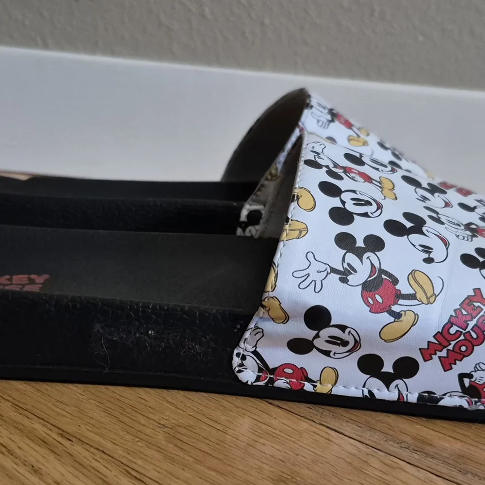 Disney Adult XL Men's 11 Mickey Mouse Slide Sandals - Black and White